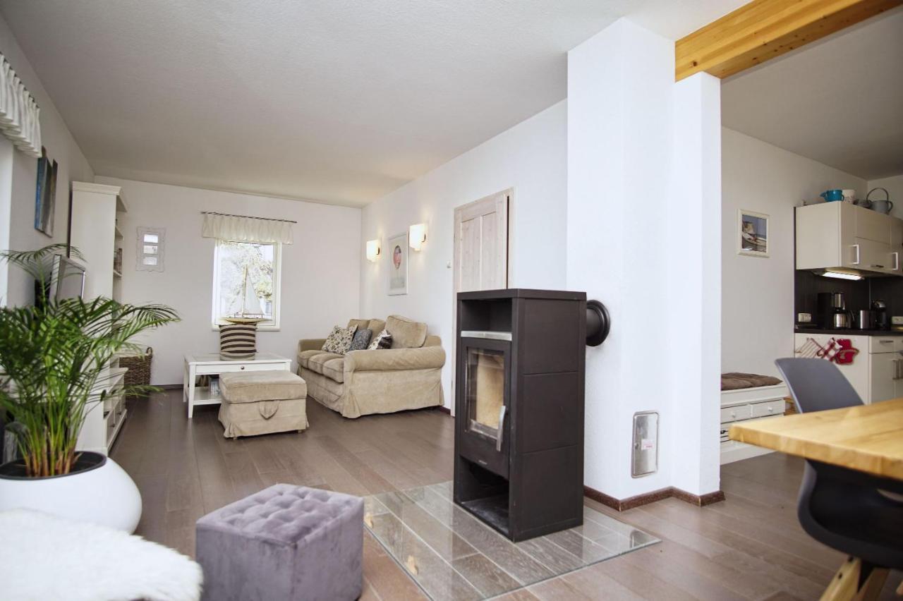 Komfortables Haus Mit Kamin, Sauna, Garten, Terrasse - Ferienhaus Sternschnuppe Wiek auf Rügen Dış mekan fotoğraf