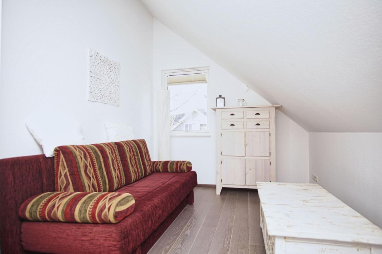 Komfortables Haus Mit Kamin, Sauna, Garten, Terrasse - Ferienhaus Sternschnuppe Wiek auf Rügen Dış mekan fotoğraf