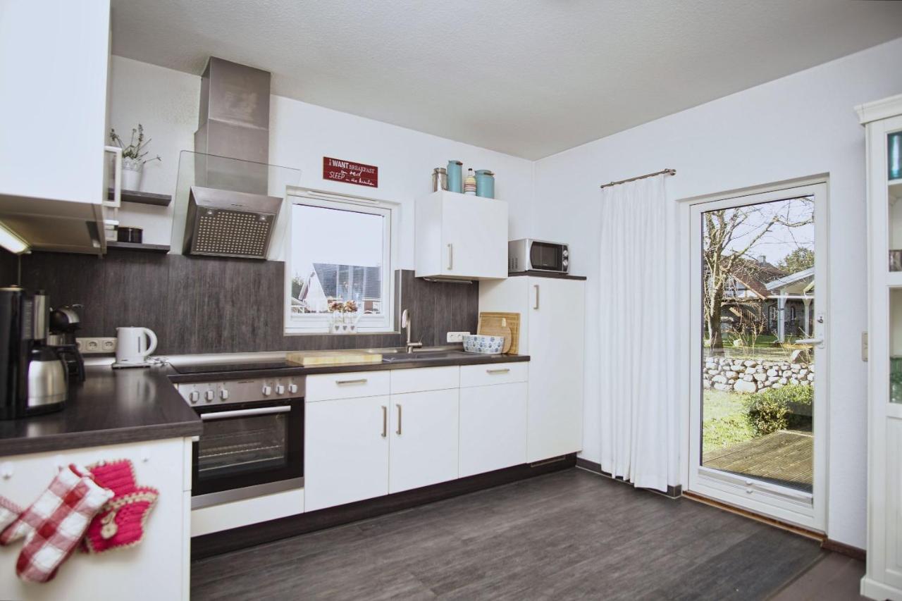 Komfortables Haus Mit Kamin, Sauna, Garten, Terrasse - Ferienhaus Sternschnuppe Wiek auf Rügen Dış mekan fotoğraf
