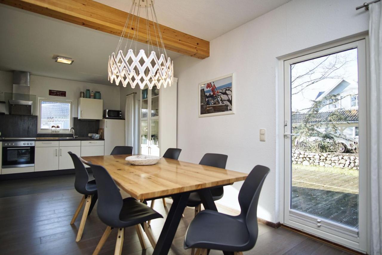 Komfortables Haus Mit Kamin, Sauna, Garten, Terrasse - Ferienhaus Sternschnuppe Wiek auf Rügen Dış mekan fotoğraf